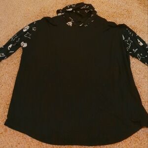 Torrid size 4 skull hoodie shirt